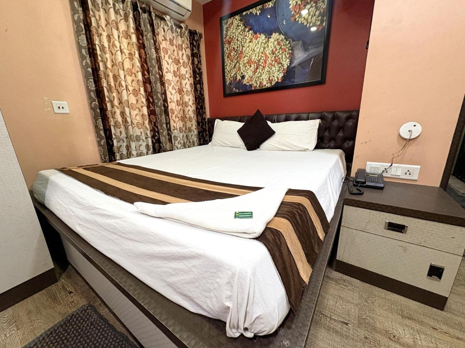 As-meet With Free Wi-fi And Air Conditioner Guest house Kolkata